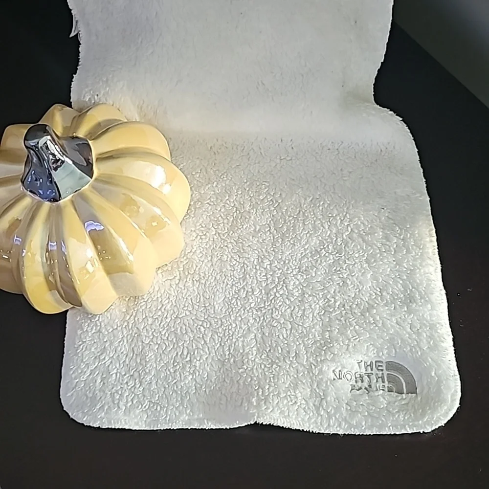 White Northface scarf